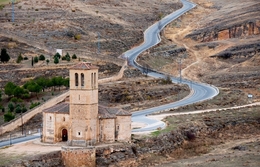 Winding road to Segovia 