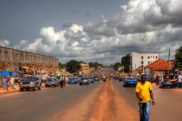 Avenida Amilcar Cabral em Bissau 