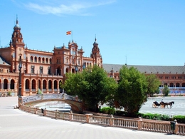 Sevilla_ Plaza Mayor 