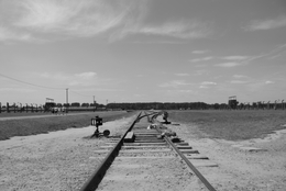Linha do horror - Auschwitz Birkenau 