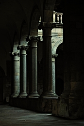  Claustro misterioso 