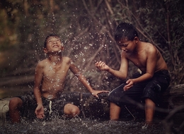 Play in the Kenabak River 