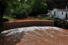 Águas barrentas. 