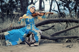 Lady Violinist 
