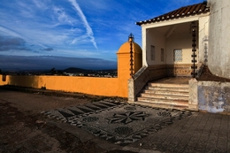 CALÇADA PORTUGUESA NA MURALHA DE ELVAS 