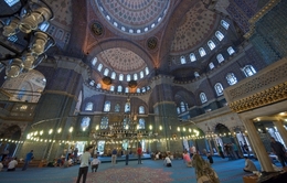 Mesquita Yeni 