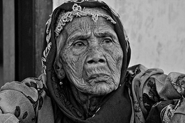 Old women 