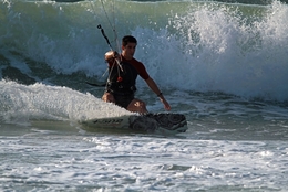 Kitesurfing 