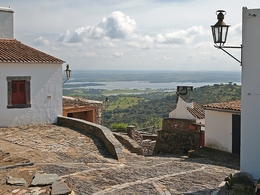 Monsaraz - Olhar o grande lago 