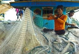 embroidering fishing nets 