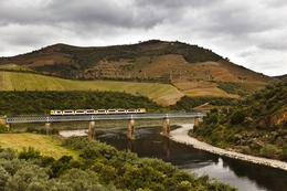 PONTE FERROVIARIA SOBRE A FOZ DO TUA 