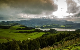 Montes e vales, àrvores e pastos 