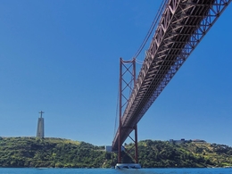 A ponte é uma passagem...p´ra outra margem 