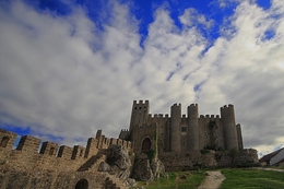 Nuvens sobre o Castelo_____ 