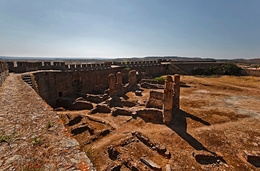 UM CASTELO NA PLANÍCIE - PORTEL 