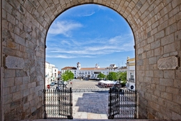 PORTAL DA ANTIGA SÉ DE ELVAS 