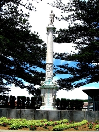 Estatua Silvestre Ribeiro. 