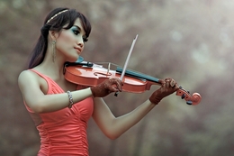 Lady with Violin 