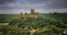 Castelo de Almourol -em dia de chuva  