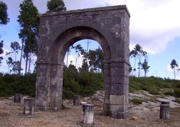 Arco da Memória - Serra Aire e Candeeiros 