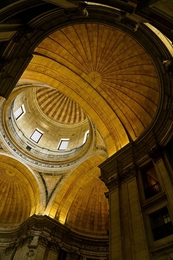 Panteão Nacional, mostrando a sua cor_ 