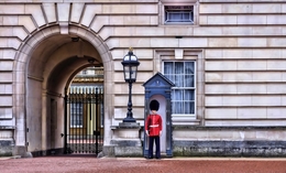 guarda no palácio de buckingham 