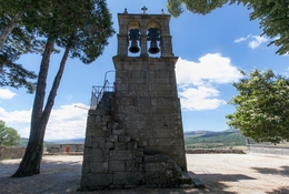 NO CASTELO DE MONTALEGRE 