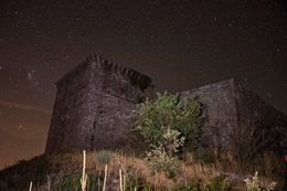 Castelo  de Monforte à noite 