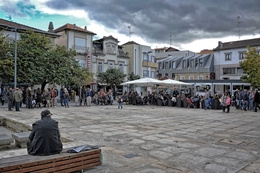 Olhando a praça 