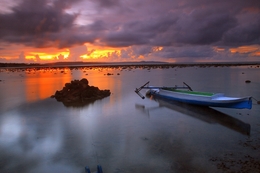 Menyendiri Dikala sunset 