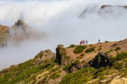 Por cima das nuvens 