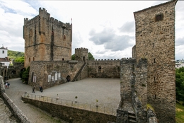 CASTELO MEDIEVAL DE BRAGANÇA 