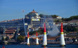 Red Bull Air Race... 