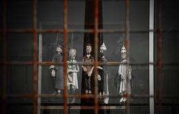 Marionetas no cárcere... 