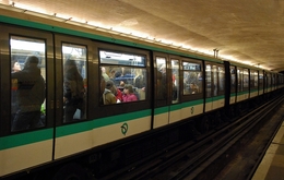 Metro, Paris 