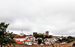 ÓBIDOS  EM DIA DE CHUVA  . 