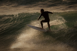 Sunset surfing 