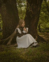 Thoughts waiting under the tree 