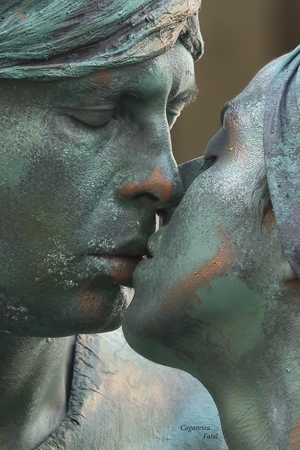 Estatuas vivas - Beijo 
